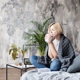 thumbnail of Relaxdays Beistelltisch Glas+Holzablage, Metallgestell, robust, quadratisch, flacher Couchtisch HBT 50x50x50 cm, schwarz