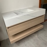 thumbnail of Wandhängendes Badezimmermöbel-Set mit Sinterstein-Waschbecken, Spiegel, Unterschrank, Ablageboard und Ablaufgarnitur 130×55 cm【YT3256-130】