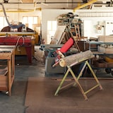 thumbnail of Relaxdays Sägebock mit Kettensägenhalterung, Kettenschutz, Messstab, bis 120 kg, klappbares Sägegestell, Metall, gold