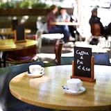 thumbnail of Securit® Tischtafel "Elegant" A6 – Holz mit lackierter Mahagoni-Oberfläche