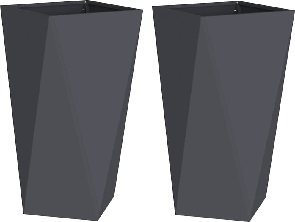 Zwei anthrazitfarbene, hohe, geometrische Blumentöpfe.