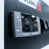 thumbnail of Romux® Gefrierschrank mit 2 Türen 74 cm mit Umluftkühlung | Gastro Gefrierschrank aus Edelstahl mit 650 L Kapazität - 3 Einlegeböden und 480 W