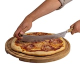 thumbnail of Pizzabrett Friends XL / Pizza Teller / Eichenholz / ⌀40cm / Pizza Blech Rund mit Praktischer Auffangrinne / Auch zum Frühstück, Mittag- und Abendessen