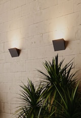 thumbnail of MINI COMET 40x90mm Corten-LED-Wandleuchte, 10/20W Schalter 2700K/3200K/4000K, TRIAC-dimmbar IP65 - Beneito & Faure