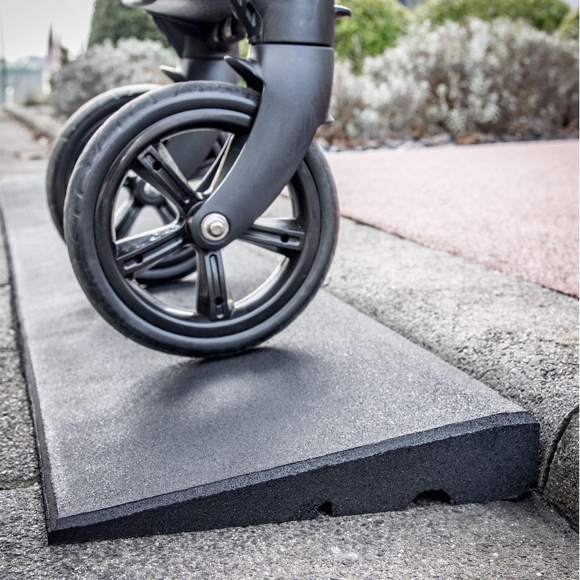 Terrasoft 1 x Bordsteinrampe 100x25x4,5cm Rollstuhlrampe