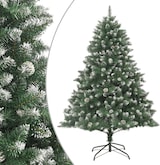 Ein künstlicher Weihnachtsbaum mit Schnee und Zapfen.