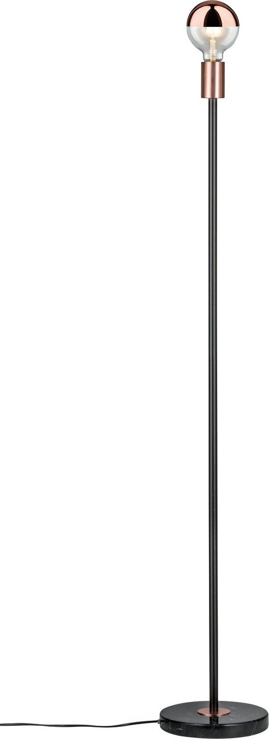 Eine Stehlampe mit kupferfarbenem Lampenschirm und Sockel.