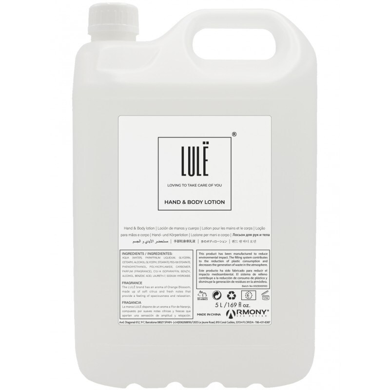 Lulë garrafa loción de manos y cuerpo 5L. Su aroma cítrico deja una sensación piel suave, agradable y ligeramente perfumada.