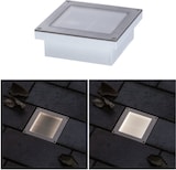 Un luminaire carré encastré d\'extérieur.
