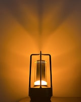 thumbnail of LED Tischlampe Laterne – Kabellos & Wiederaufladbar – Dimmbar Touch – Warmweiß & Kaltweiß – Industrial Design – Gold Aluminium – 18x9 cm