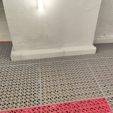 thumbnail of Estrado Reforçado anti Humidade 33x33cm (Castanho) Áreas molhadas, garagens, oficinas, lavanderias, geladeiras, banheiros, piscinas