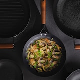 thumbnail of Masterpro - Wok Ø24x7,5cm van geperst ijzer met keramische coating