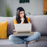 thumbnail of Relaxdays Laptopkissen mit Handyhalter, BxT: 42 x 32 cm, Laptopunterlage für Bett & Sofa, Laptop Knietablett, natur/grau