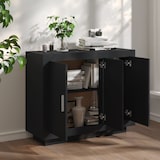 Ein schwarzer Schrank mit offenen Türen.