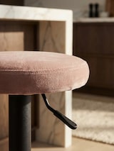 thumbnail of Barhocker `Campania`: 58-79 cm Sitzhöhe, Eisenmaterial, Samt/Wildlederoptik Bezug, 360° drehbar. Rosa, Material: Samt, 40x40x79 cm | Kadima Design