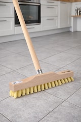 thumbnail of Universal Wischer-Schrubber 28cm Breit gelbe Borsten mit Holzstiel 120cm Lang Rheinischer Wischer Stiel Haushaltsschrubber