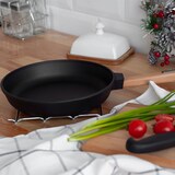 thumbnail of Ø22cm 43mm hoch Gusseisenpfanne mit Holzgriff und Gusseisen Deckel Induktion Bratpfanne