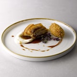 thumbnail of Piatto Fondo Coupe Stonecast Bianco Puntinato, Confezione da 12, Ø cm 24,8