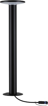 Ein schwarzer Laternenpfahl mit Kabel.