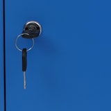 thumbnail of Cacifo HWC-P63, cofre de segurança Armário de cacifo 2 portas, 90x38x45cm aço ~ azul