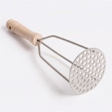 thumbnail of Kartoffelstampfer aus Buche mit Metallplatte für Kartoffelpüree