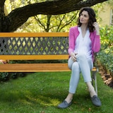 thumbnail of Relaxdays Gartenbank, 2 Sitzer, Holz & Gusseisen, Balkon & Terrasse, rustikale Sitzbank, HxBxT: 73x125x52 cm, natur/grün