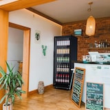 thumbnail of METRO PROFESSIONAL Frigorífico para bebidas GSC2360B, 62 x 63.6 x 175.3 cm, 347 L, negro