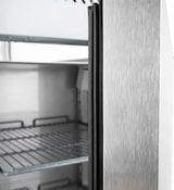 thumbnail of Romux® Kühlschrank mit 1 Türen Glastüren 74 cm mit Umluftkühlung | Gastro Kühlschrank aus Edelstahl mit 650 L Kapazität - 3 Einlegeböden und 270 W