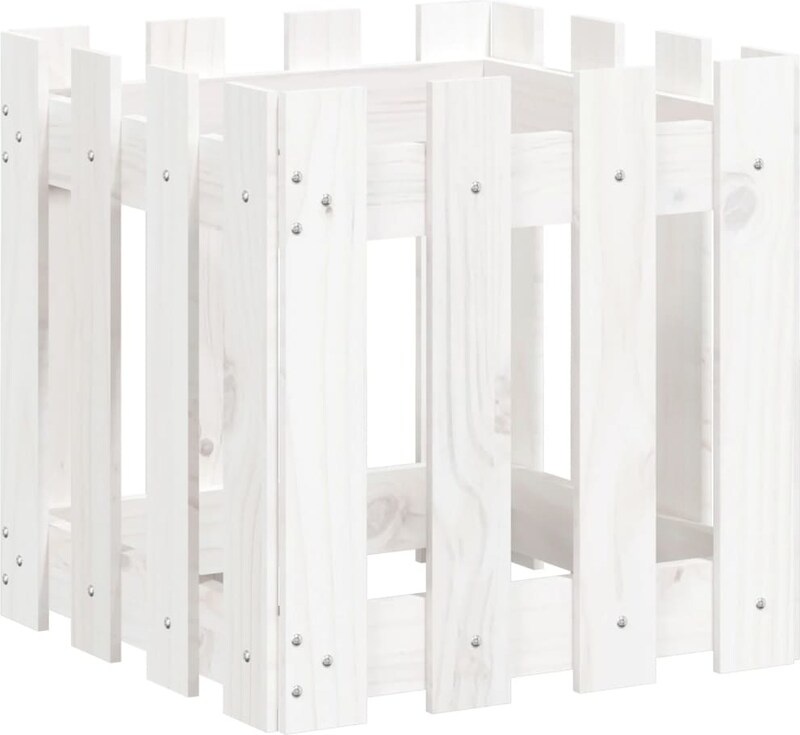 Ein weißer Holzkübel mit vertikalen Latten.