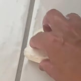 thumbnail of Esponja resistente a manchas - Remove a sujidade apenas com água de pavimentos e paredes cobertos com tinta epóxi, poliuretano, betão polido