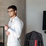 thumbnail of Relaxdays Herrendiener, für Anzug & Hose, Holz Metall Mix, Schlafzimmer, Kleiderbutler, 110 x 46 x 19 cm, silber/braun