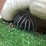 thumbnail of Gancio universale antincendio per grondaia (acciaio inox) - Impedisce l'ingresso di foglie o detriti nei pluviali o nelle grondaie