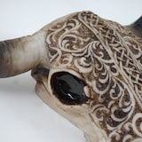 thumbnail of Décoshop26 - Tête de taureau décoration murale 31 cm trophée longhorn avec tribal en polyrésine intérieur/extérieur naturel 04_0002847