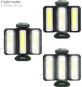 Tres luces LED brillantes con paneles ajustables.