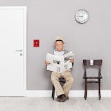 thumbnail of Relaxdays Notschlüsselkasten, mit Glasscheibe & Glasbruchhammer, abschließbar, Metall, Notfallschlüsselkasten klein, rot