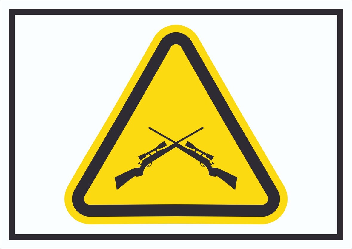 Vorsicht Schusswaffengebrauch Schild Symbol A0 Rückseite selbstklebend