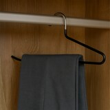 thumbnail of Relaxdays Hosenbügel, 20er Set, rutschfeste Kleiderbügel, platzsparend, HBT: 17,5 x 35 x 0,5 cm, Anzugbügel, schwarz