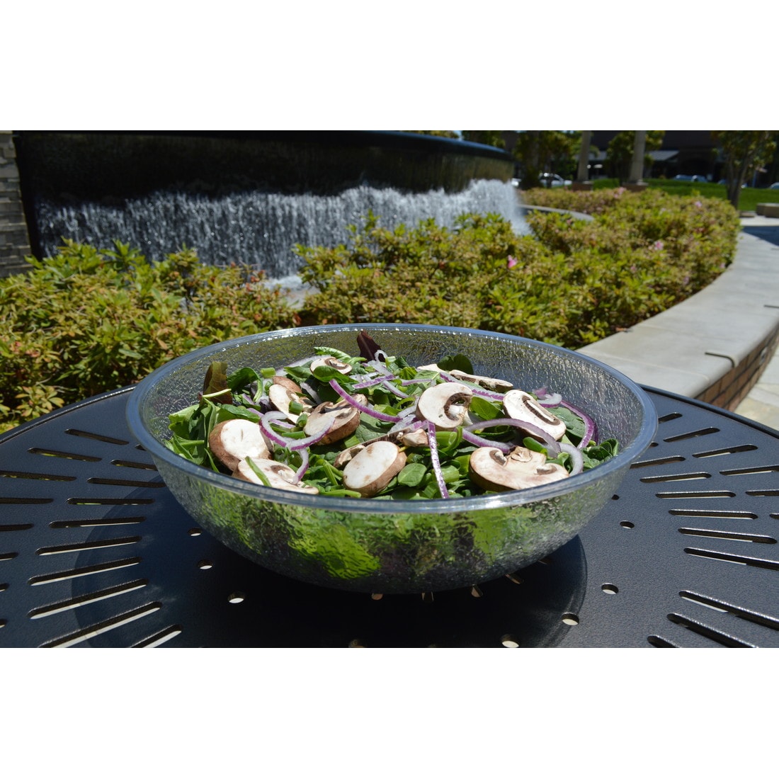 CAMBRO - PSB18-176 - Saladeira 19,1 L - 45,7 x 45,7 cm - Policarbonato Transparente com efeito empedrado