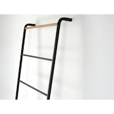 thumbnail of Yamazaki Deko Leiter Handtuchhalter Kleiderleiter Dekoleiter schwarz Garderobelnständer 45x162cm freistehend zum Anlehnen