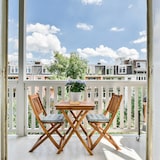 thumbnail of Relaxdays Aschenbecher aus Bambus, draußen & drinnen, Tischaschenbecher, Edelstahl, HxBxT: 4 x 15 x 15 cm, natur/silber