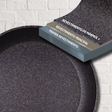 thumbnail of Pfanne Ø28 x 5,2 cm aus geschmiedetem Aluminium, metallisch kupferfarben, mit silikonbeschichtetem Griff, für Induktion