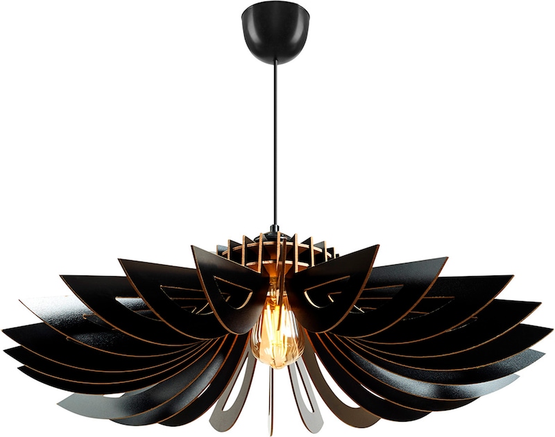 Eine schwarze Lampe mit Blütenblatt-Design.