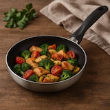 thumbnail of BERGNER - Set 3 padelle Ø16/20/24cm in alluminio pressato colore grigio metallizzato con Set 3 coltelli in acciaio inossidabile con supporto