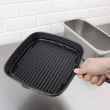thumbnail of Poêle grill en fonte carrée (Ø)241 mm, rainurée