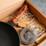 thumbnail of Bratpfanne aus Gusseisen – ø 24 x 4 cm – Gusseisenpfanne für alle Wärmequellen – Holzgriff – PFAS-frei – Schwarz