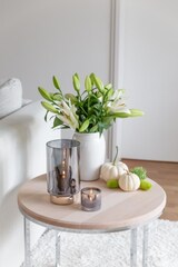 thumbnail of Windlicht Isla (H 21 cm), mundgeblasenes dunkles Kristallglas mit Platinrand