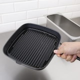 thumbnail of Poêle grill en fonte Vogue rainurée