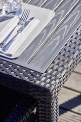 thumbnail of METRO Professional Mesa de comedor gastro Barbados, aluminio/ ratán PE, 90 x 90 x 74 cm,  tablero aspecto madera, resistente a la intemperie, negro
