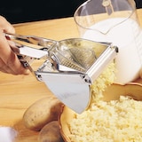 thumbnail of Presse-purée à levier Fackelmann