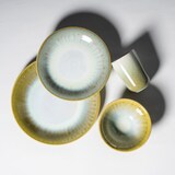 thumbnail of Gipfelstück Kombiservice 16-tlg für 4 Personen mit grünem Rand postsicher, Serie FLUSSUFER